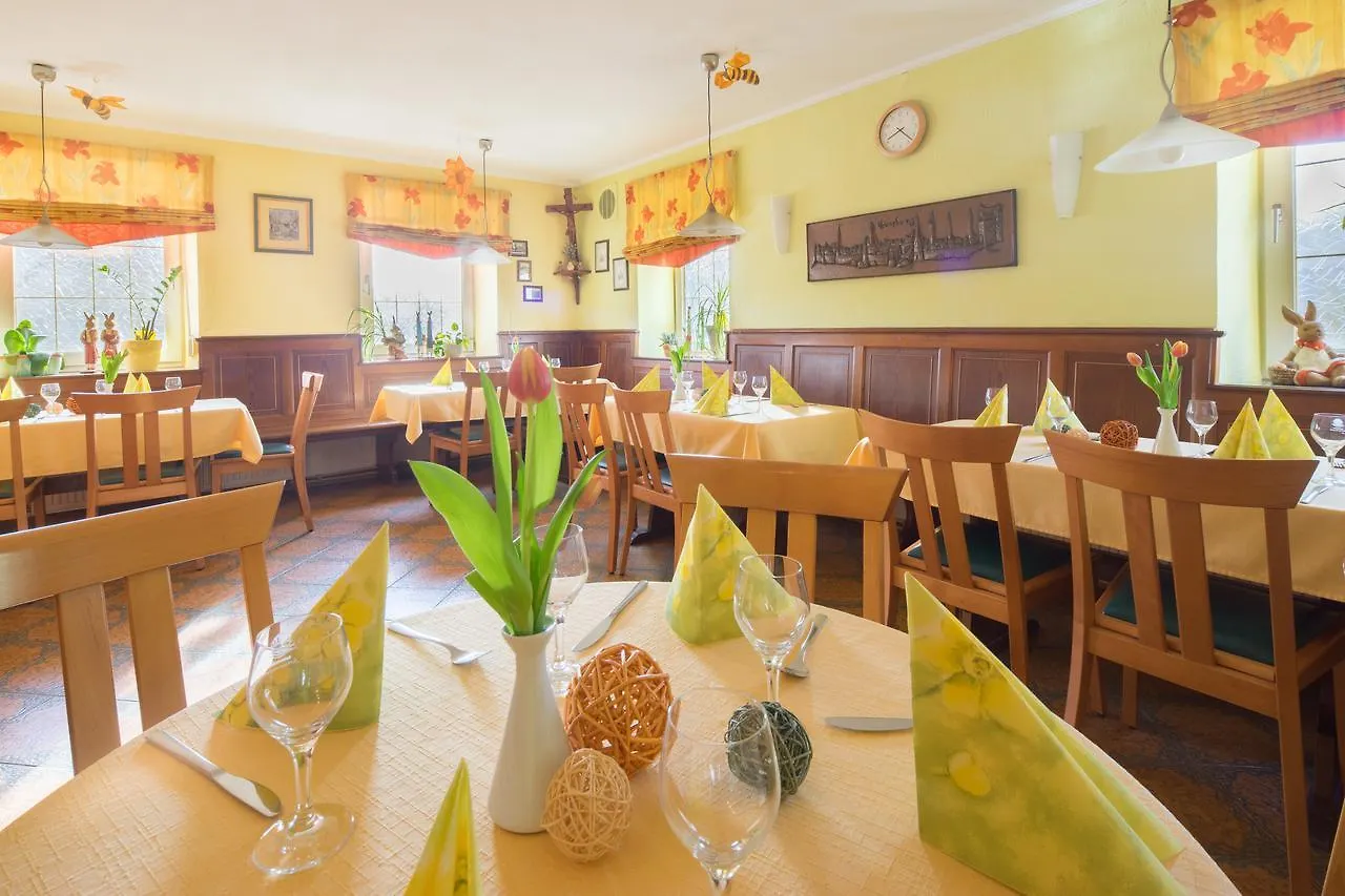 *** Vendégház Hotel Goldener Loewe Günzburg Németország
